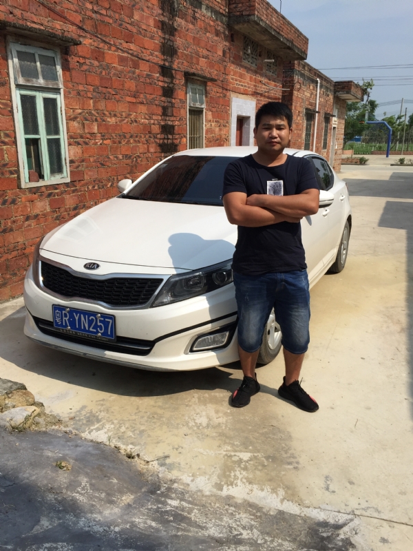 独坐街头的第三张照片--广东上门女婿服务网